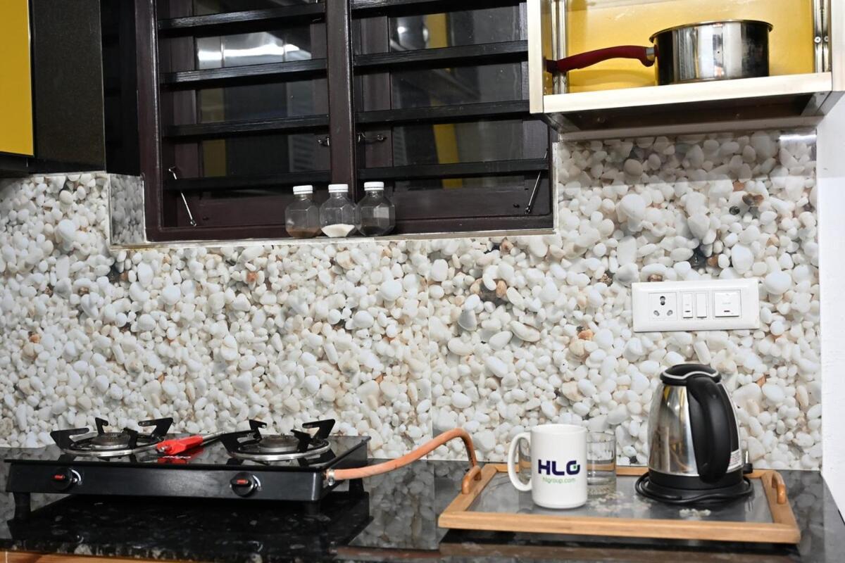 Apartmán Elamkulam Penthouse - 3Bhk Ac With Kitchen - Kochi Chottanikara Exteriér fotografie